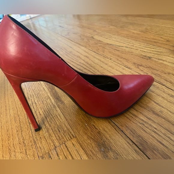 Saint Laurent Pointed-Toe Leather Pumps - size 6 - Picture 4 of 14